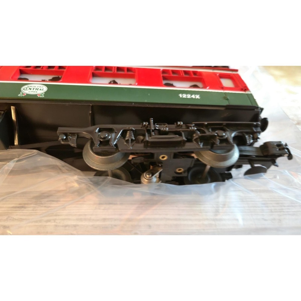 Lionel North Pole Central Victorian Christmas Passenger Cars 6-35250 - NIB - Picture 6 of 16